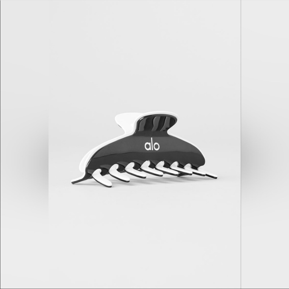 Alo Yoga Claw Clip